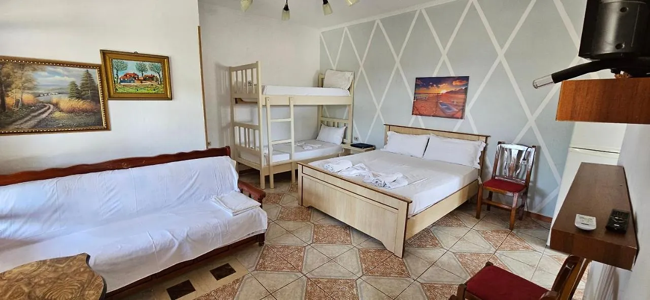 Lägenhetshotell Guesthouse Leko Vlorë